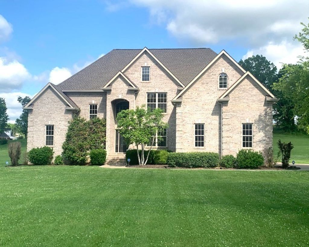 423 Carters Creek Pike, Columbia