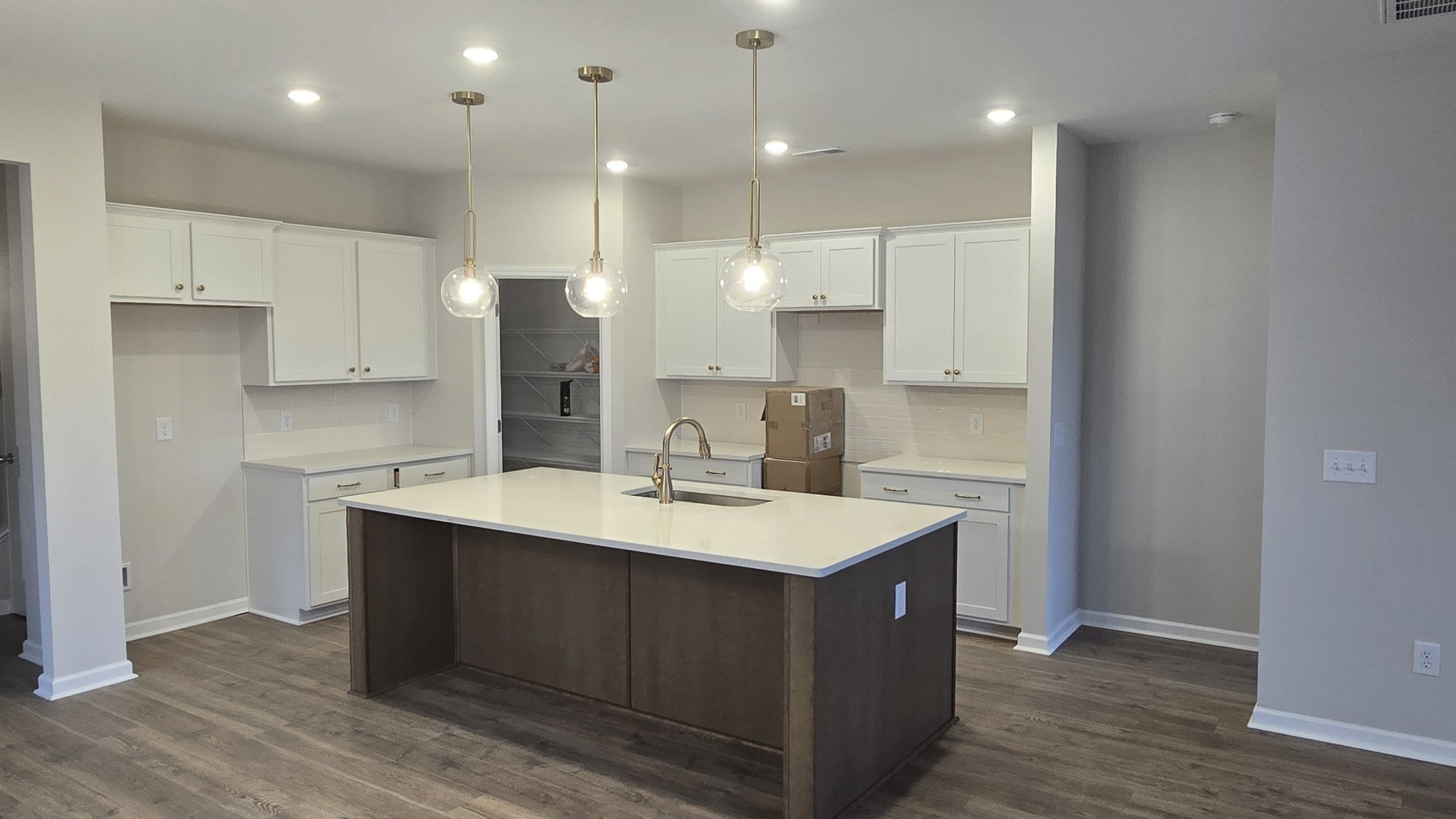 Photo of Listing #3068427