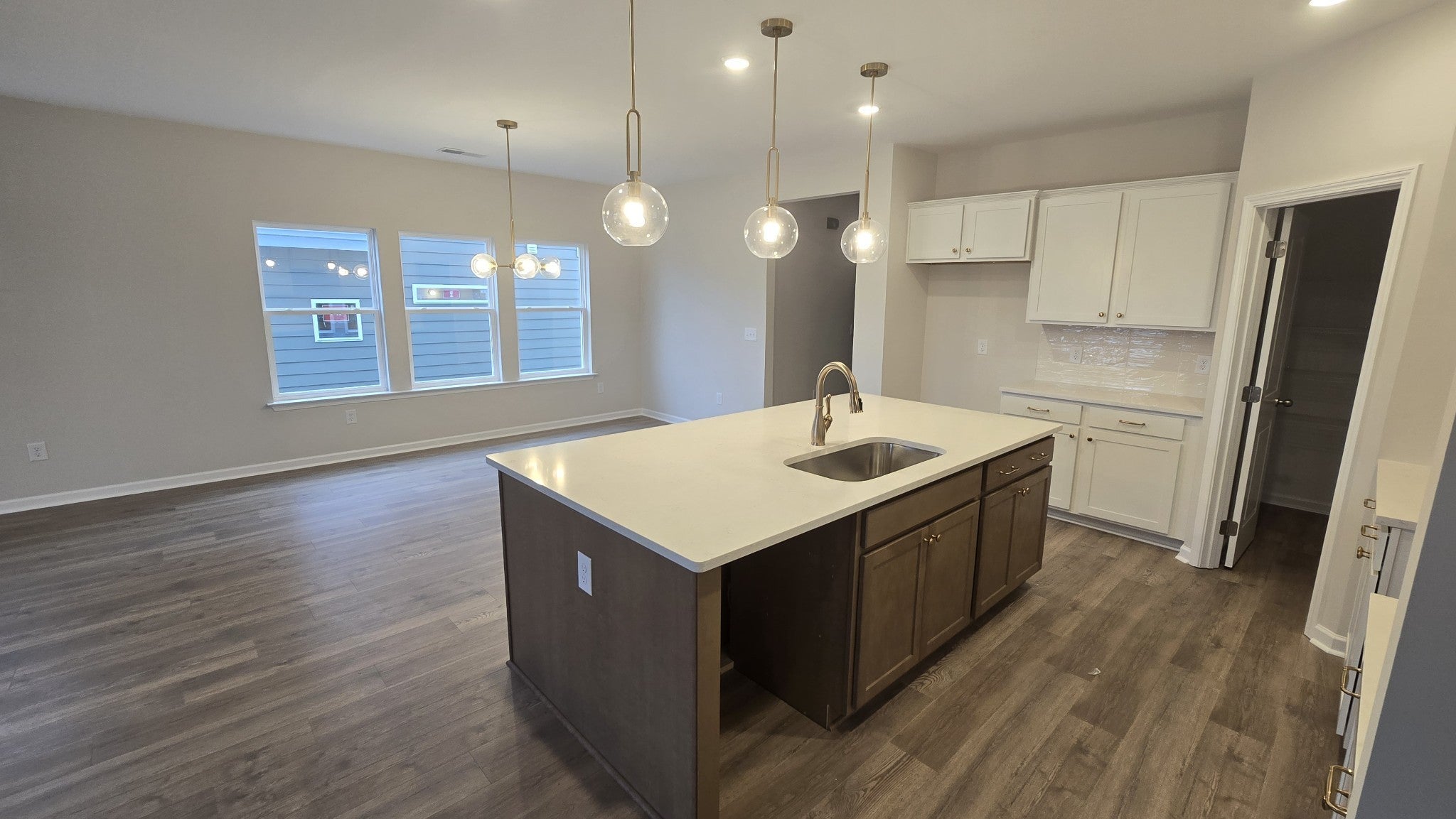 Photo of Listing #3068427