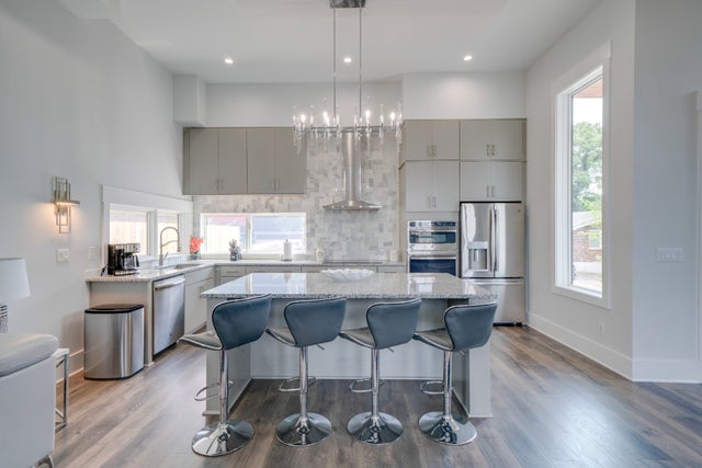 1015b Summit Ave, Nashville