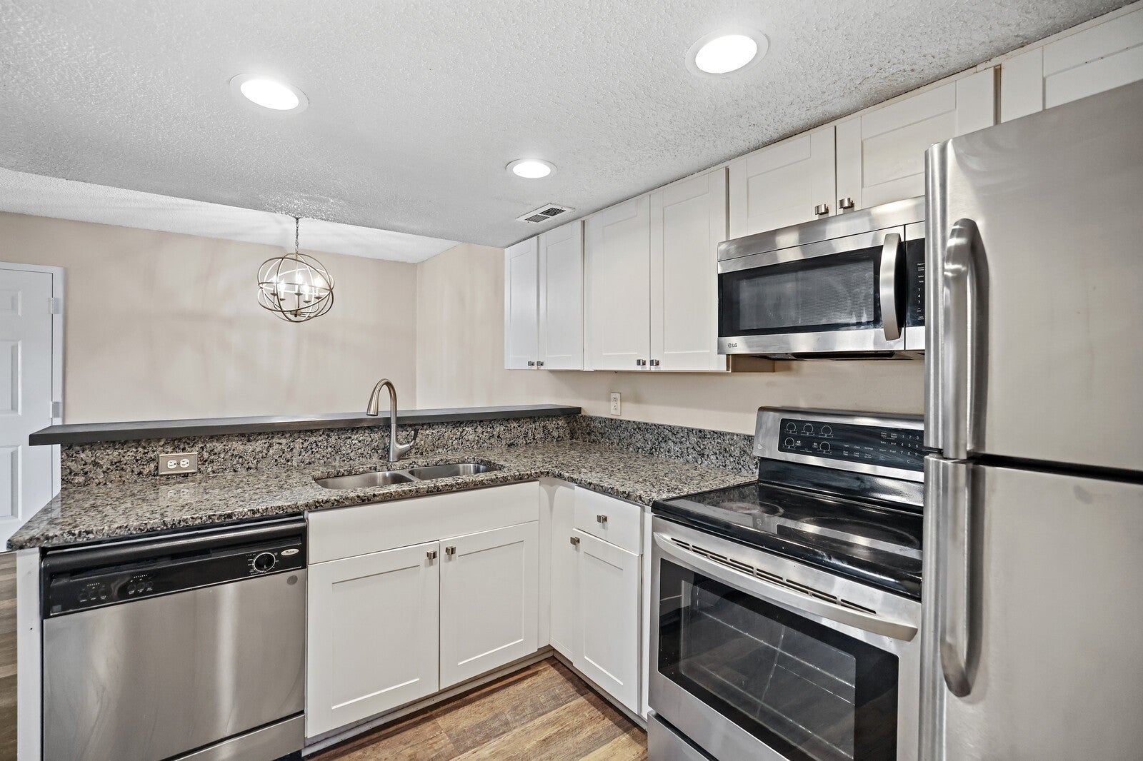 Photo of Listing #3069532