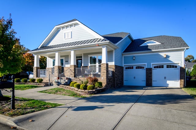 201 Cooper Ledge Cir, Franklin