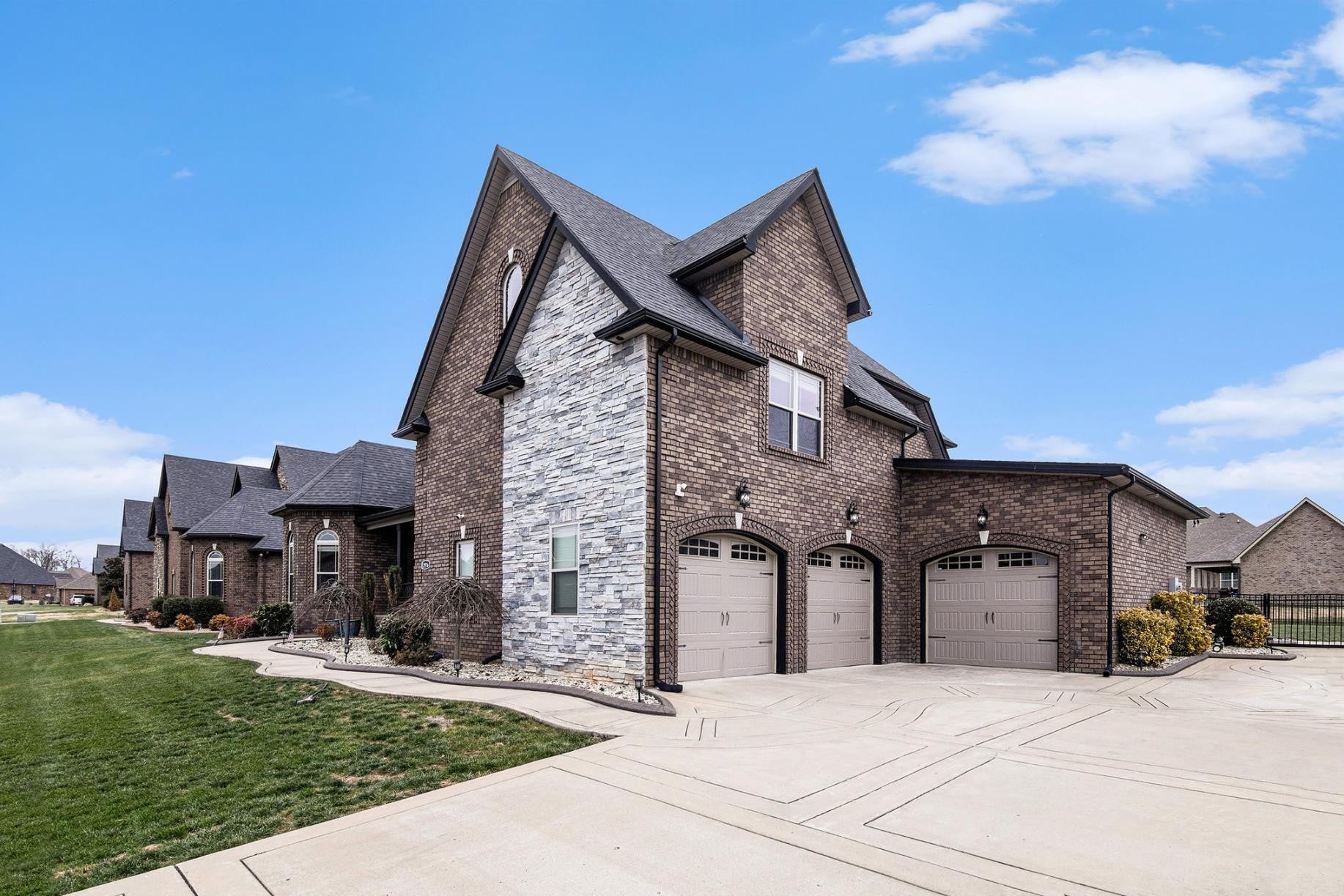 Photo of Listing #3070276