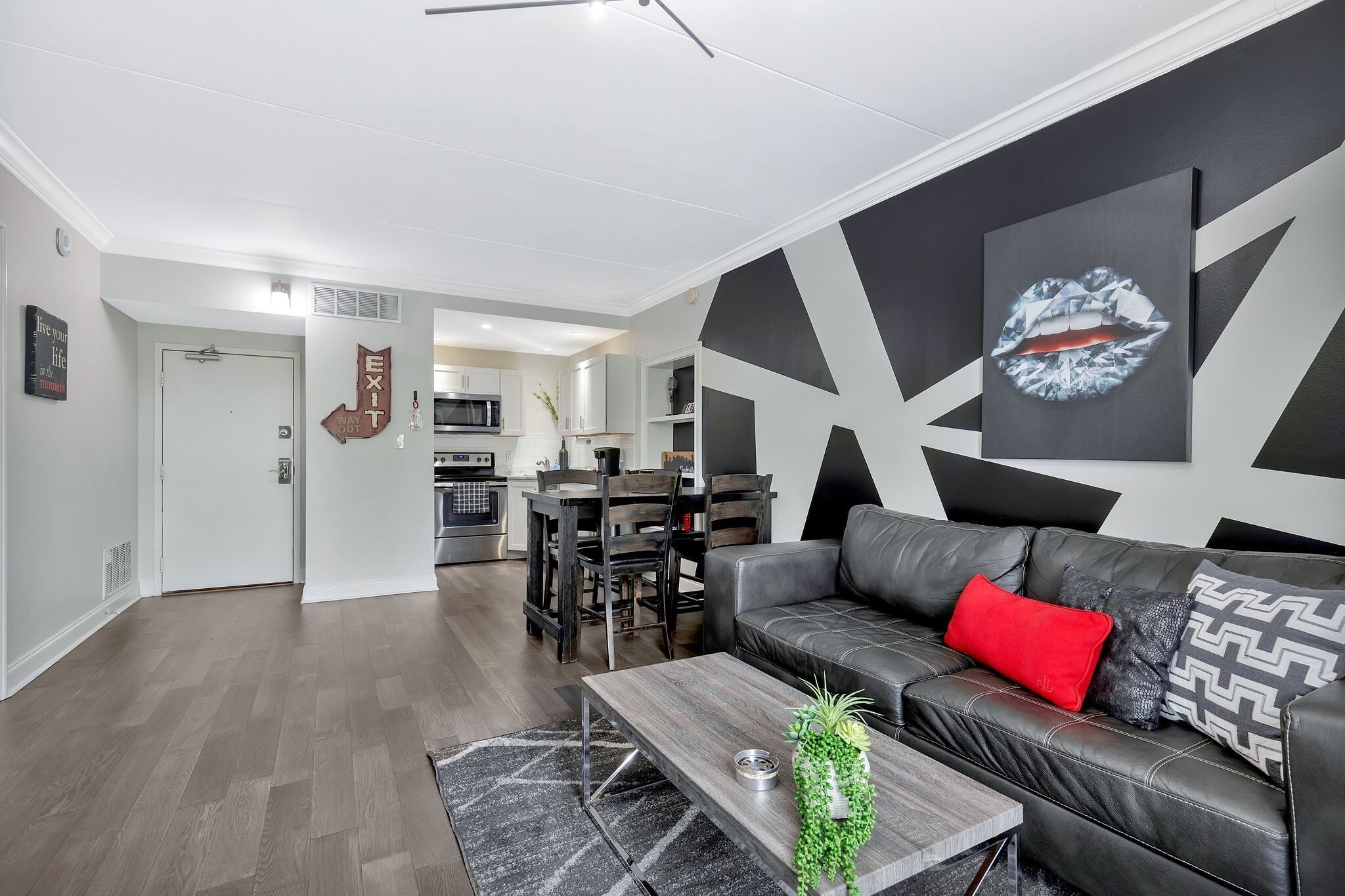 Photo of Listing #3070977