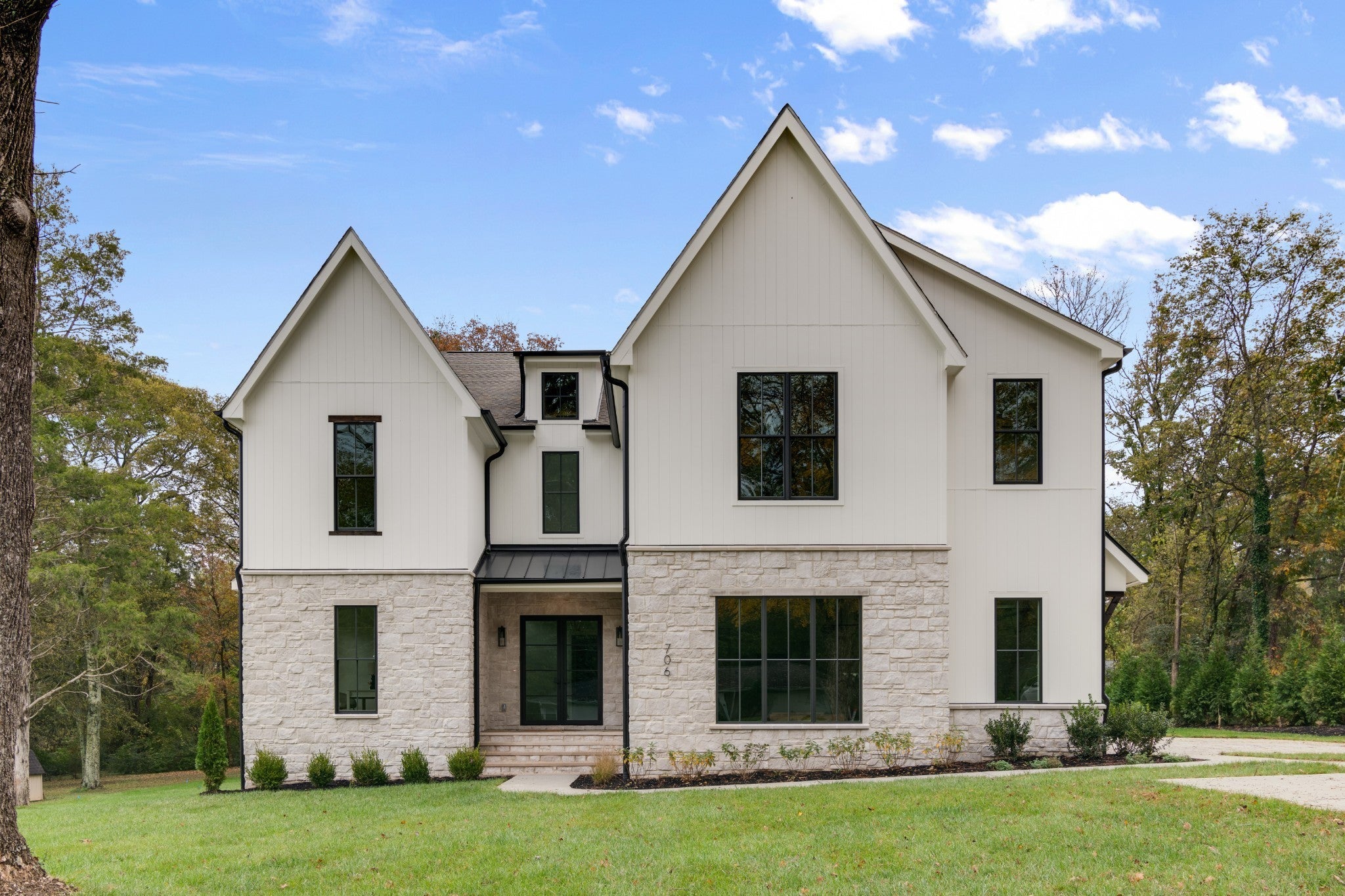 Photo for MLS 3071144 in 706 Brook Hollow Rd Nashville, TN - 37205