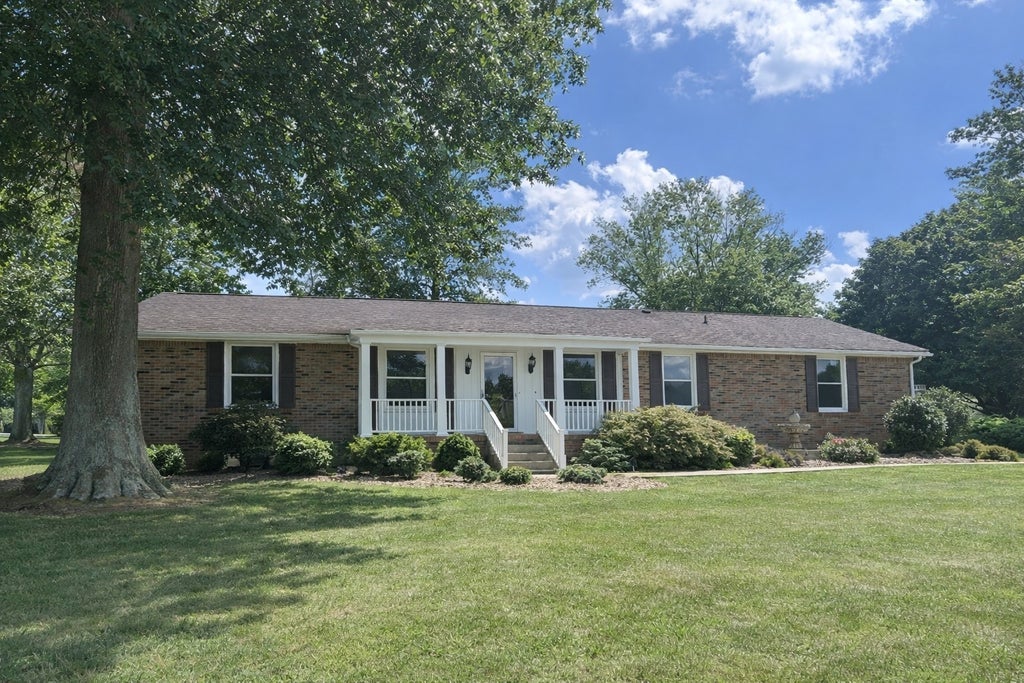 211 General Forrest Dr, Springfield