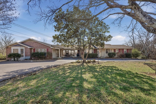 123 Savely Dr, Hendersonville