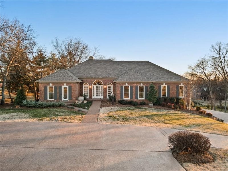 509 Jones Ln, Hendersonville