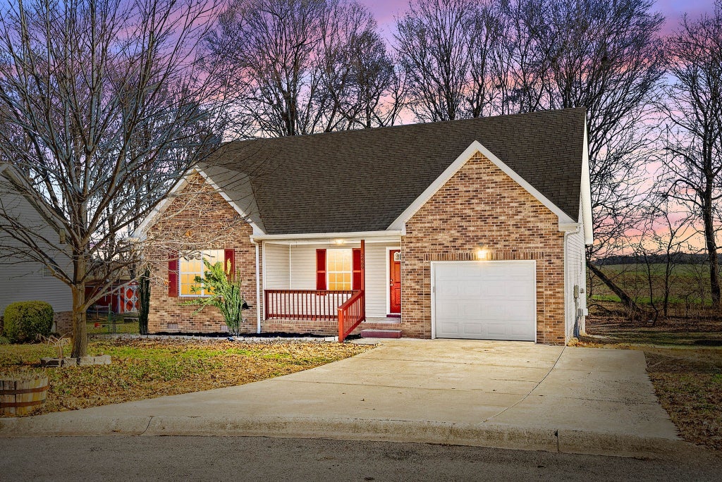 2469 Rafiki Dr, Clarksville