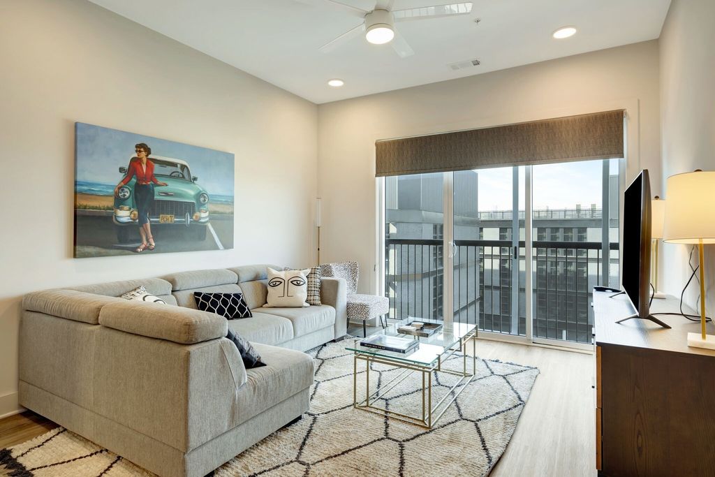 815 Main St 406, Nashville