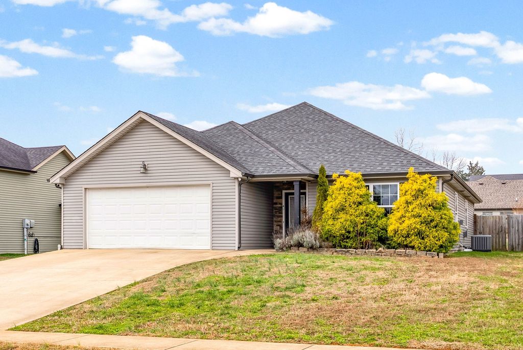 1313 Freedom Dr, Clarksville