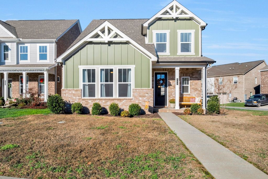 709 Hahn Ct, Lebanon