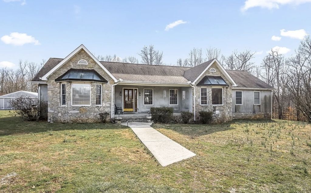 390 Paradise Ln, Mulberry