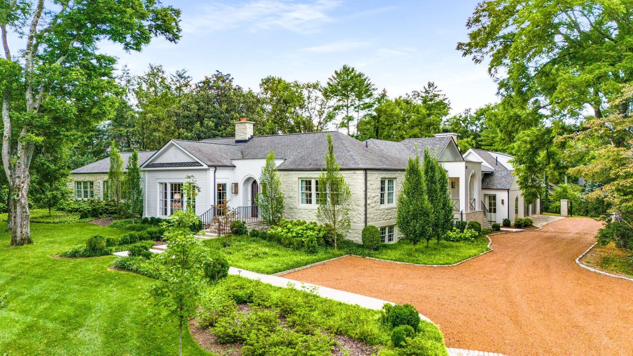 Home for sale in 215 Lynnwood Ter Nashville, TN