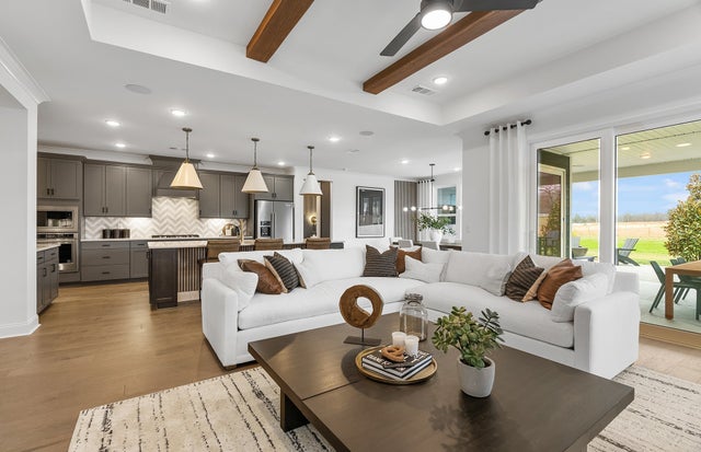 900 Bur Oak Rd, Lebanon