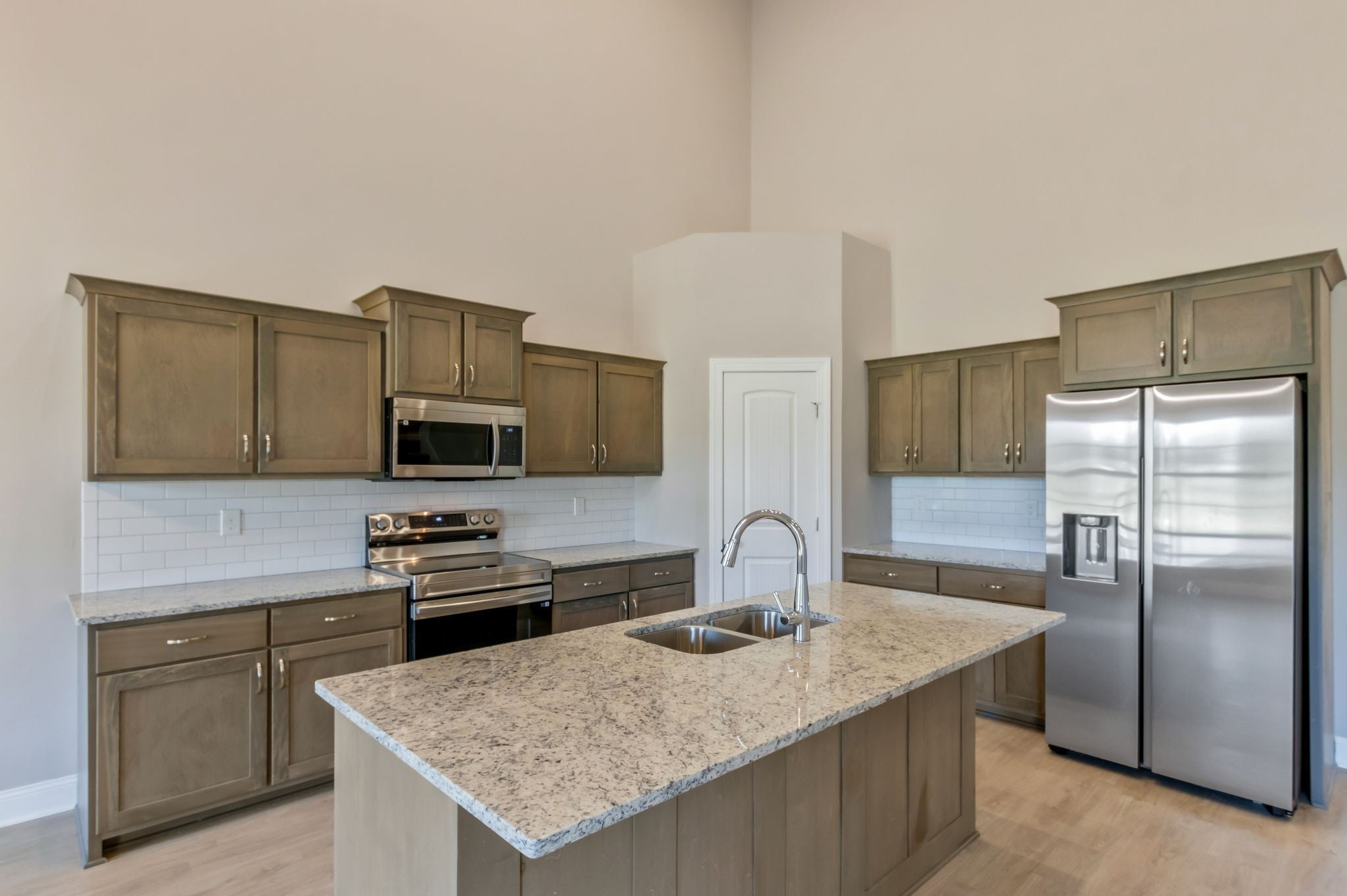 Photo of Listing #3073557