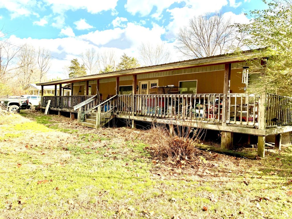 202 Pineview Rd, Linden