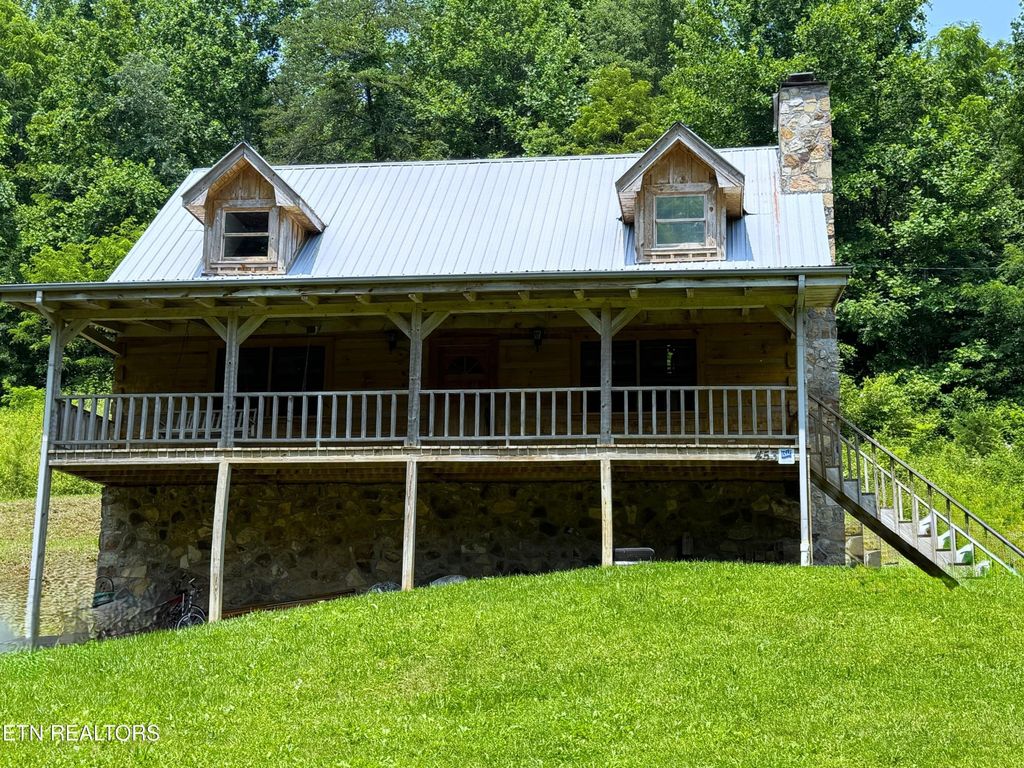 453 Trentham Hollow Rd, Parrottsville