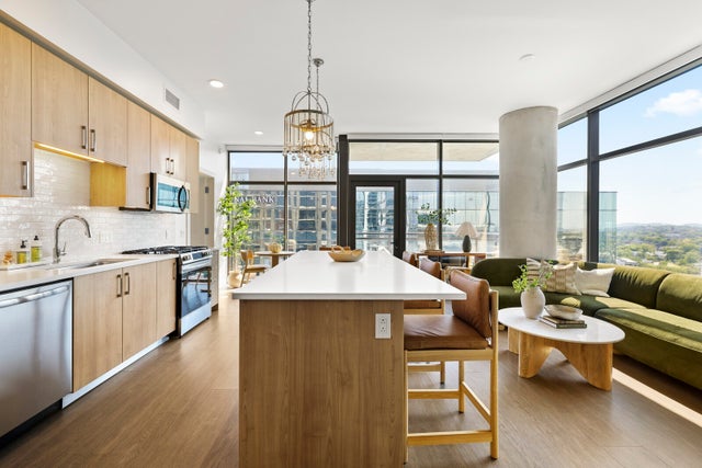 1212 Demonbreun St 1802, Nashville