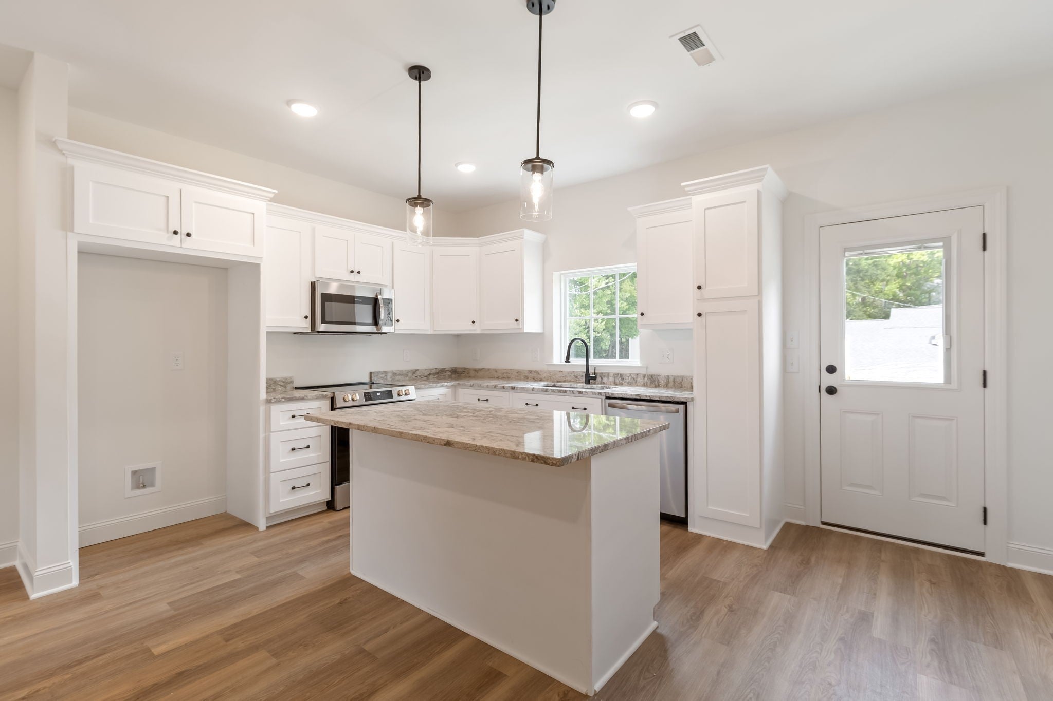 Photo for MLS 3079040 in 408 Hatcher Ln Columbia, TN - 38401