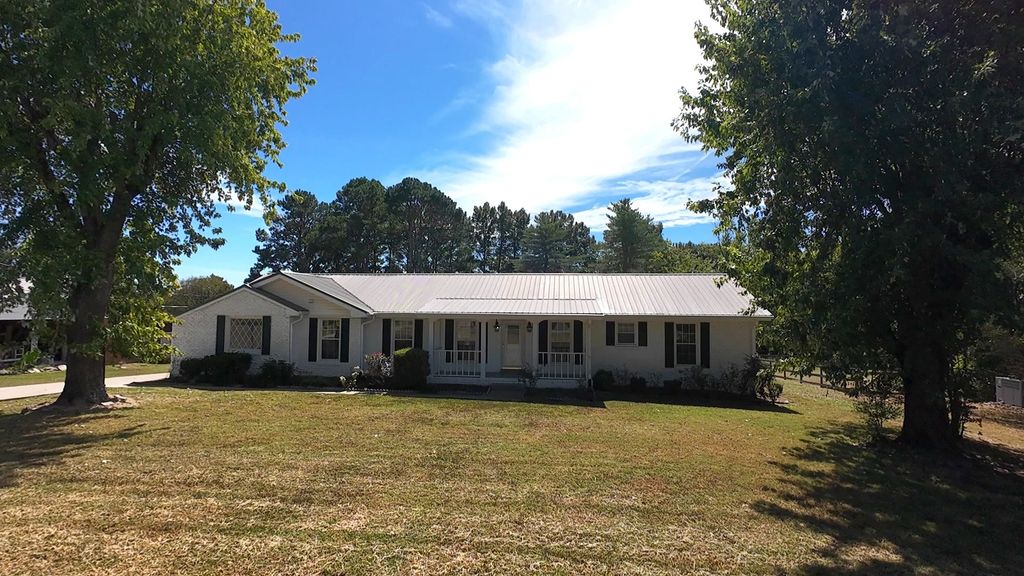 550 Drifting Cir W, Lebanon