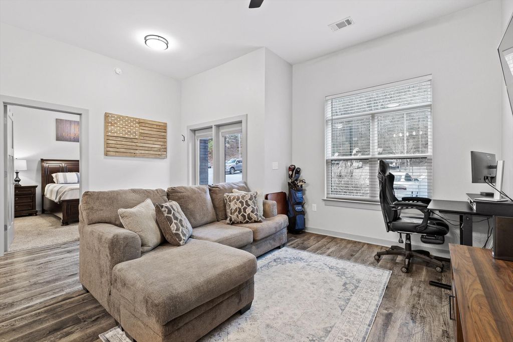 782 Riverfront Parkway 109, Chattanooga