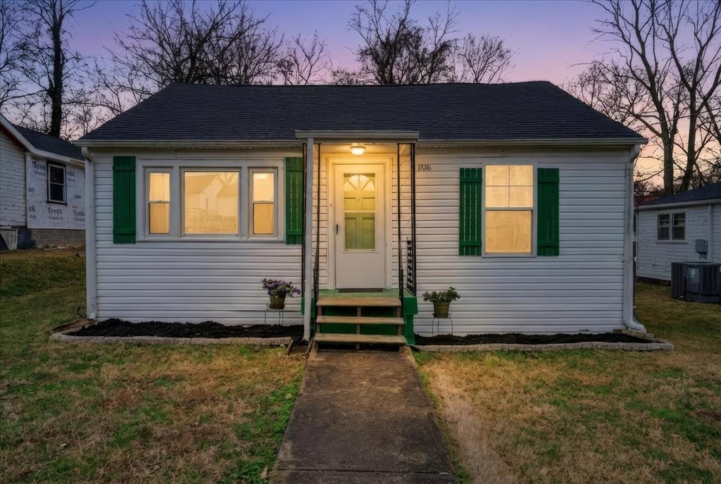 1226 Cedar St, Clarksville