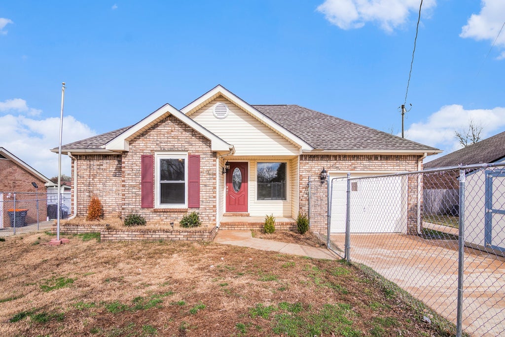 1019 Mcclardy Rd, Clarksville