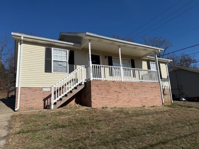 353 Donna Dr, Clarksville