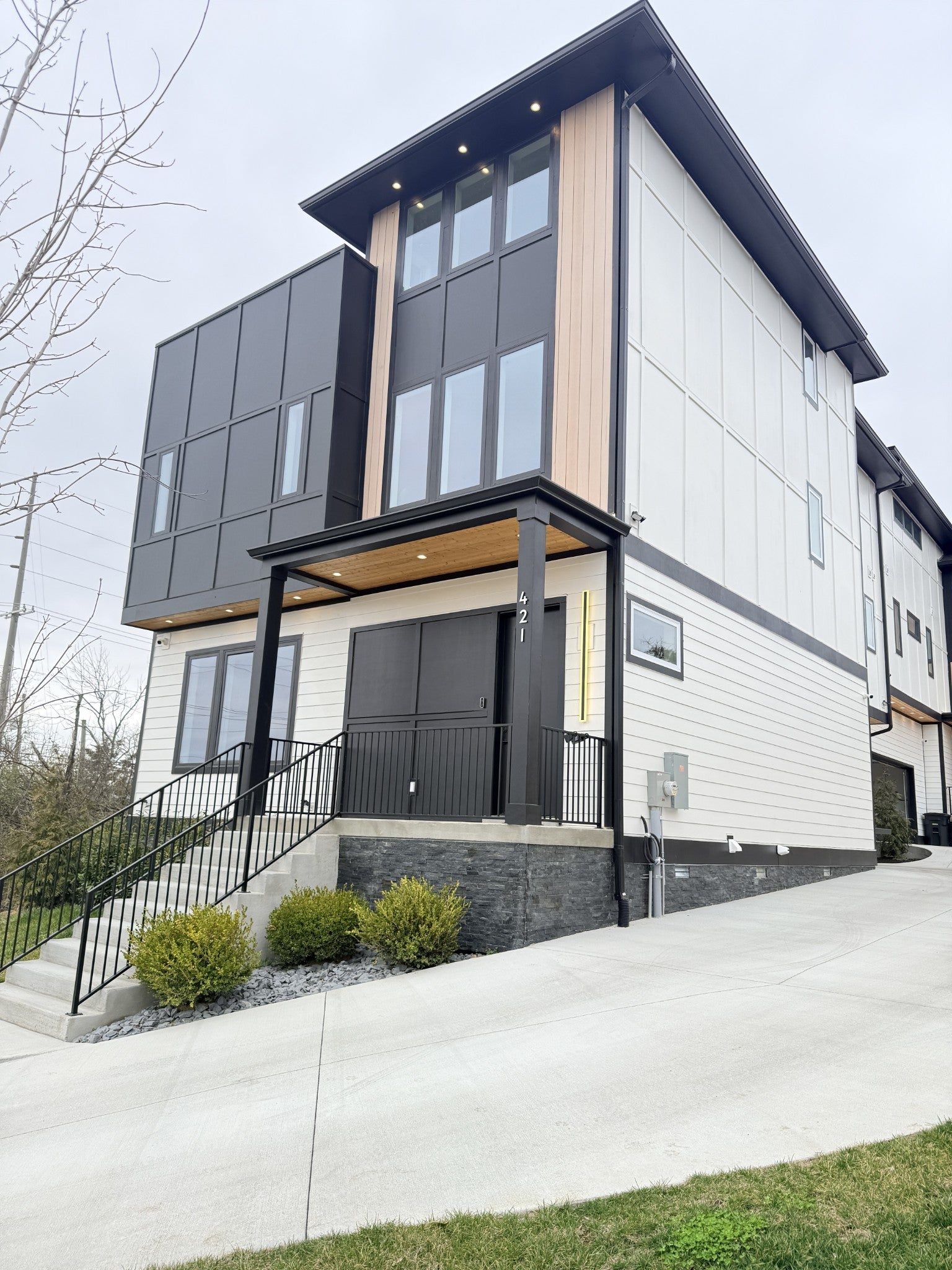 Photo of Listing #3079742