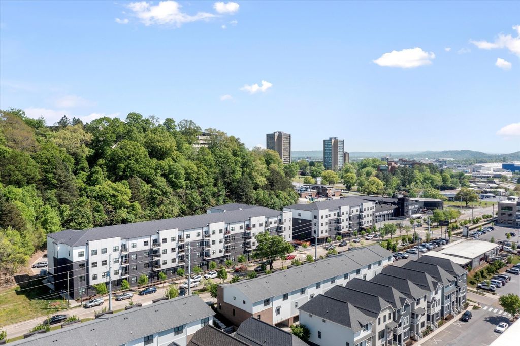 782 Riverfront Parkway 107, Chattanooga
