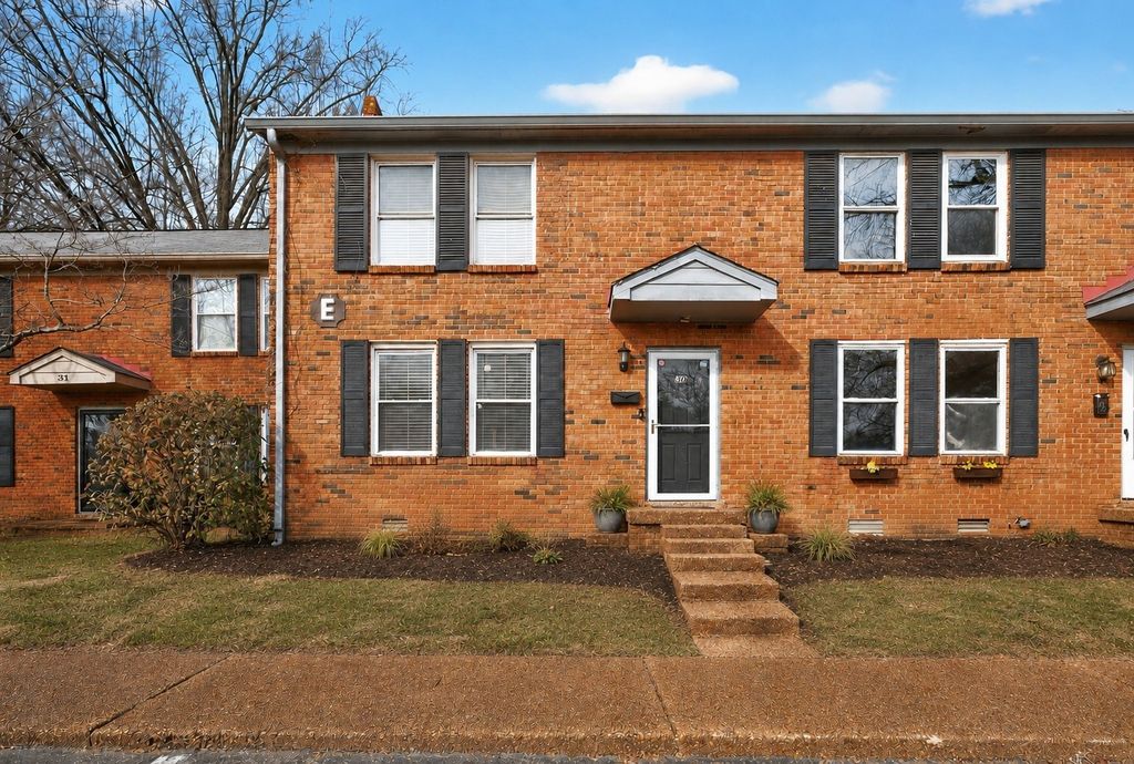 5515 Country Dr 30, Nashville