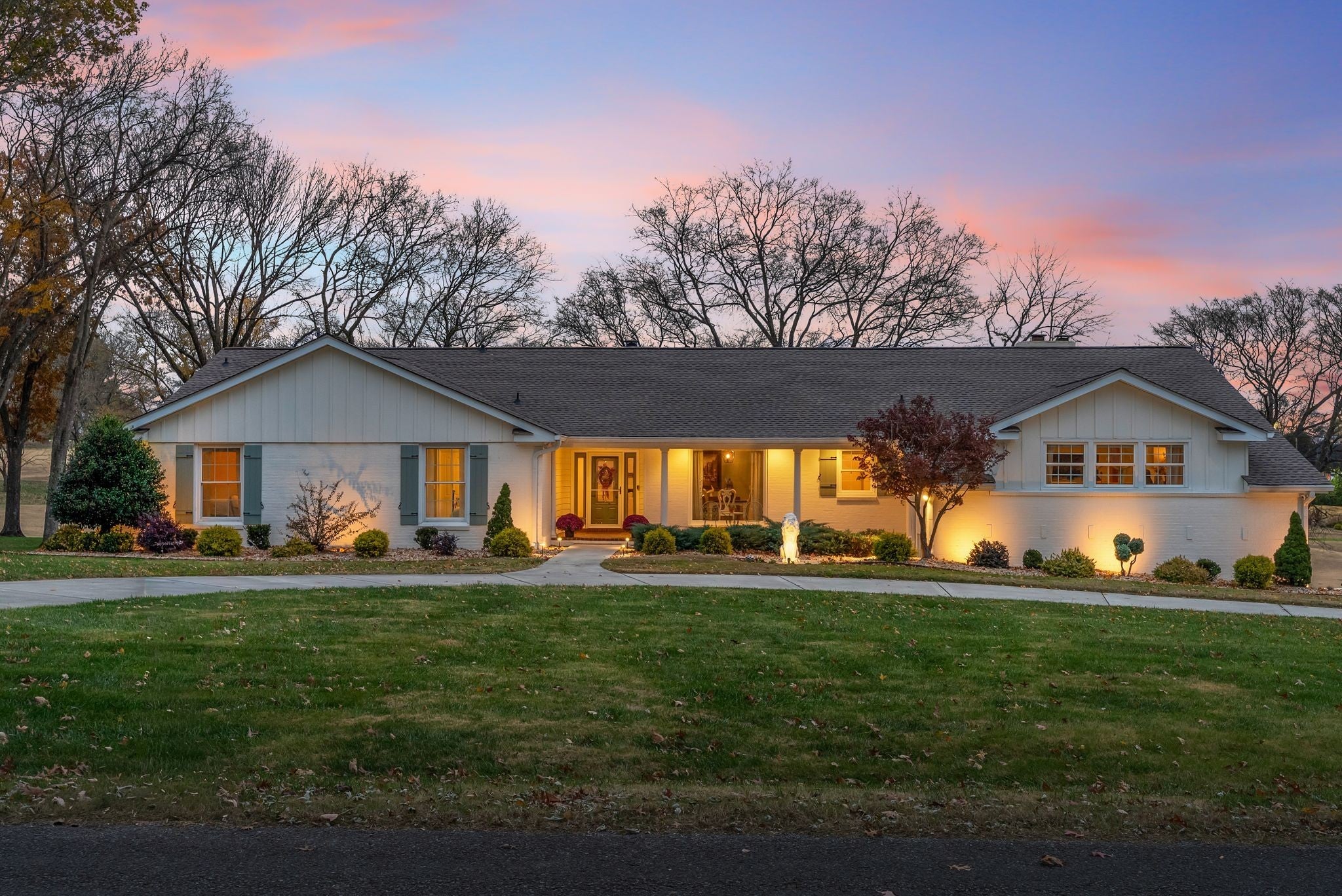 Home for sale in 122 Fairways Dr Hendersonville, TN