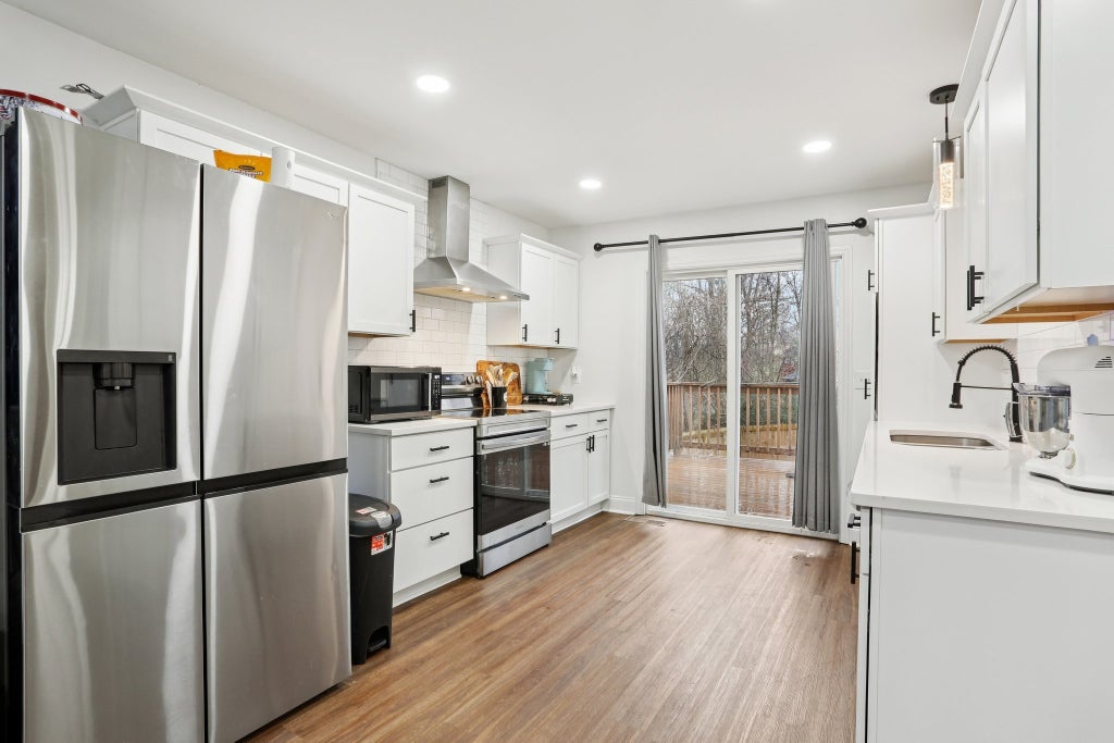 18 Chestnut Dr, Clarksville