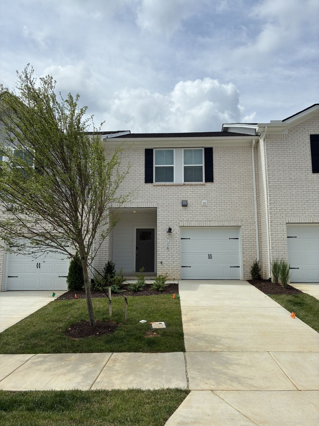 7138 Cedarcrest Ln, Fairview