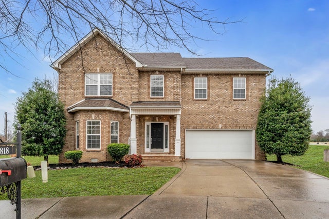 818 W Sagewood Dr, Gallatin