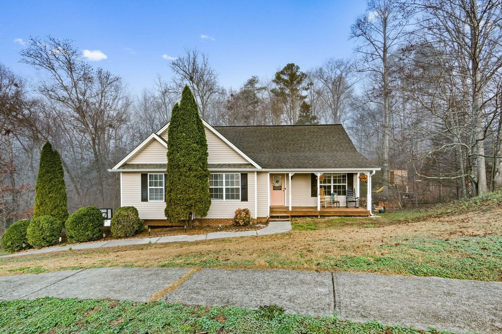 132 Covy Court Ne, Cleveland