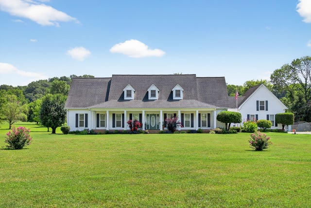 2236 New Hope Rd, Hendersonville