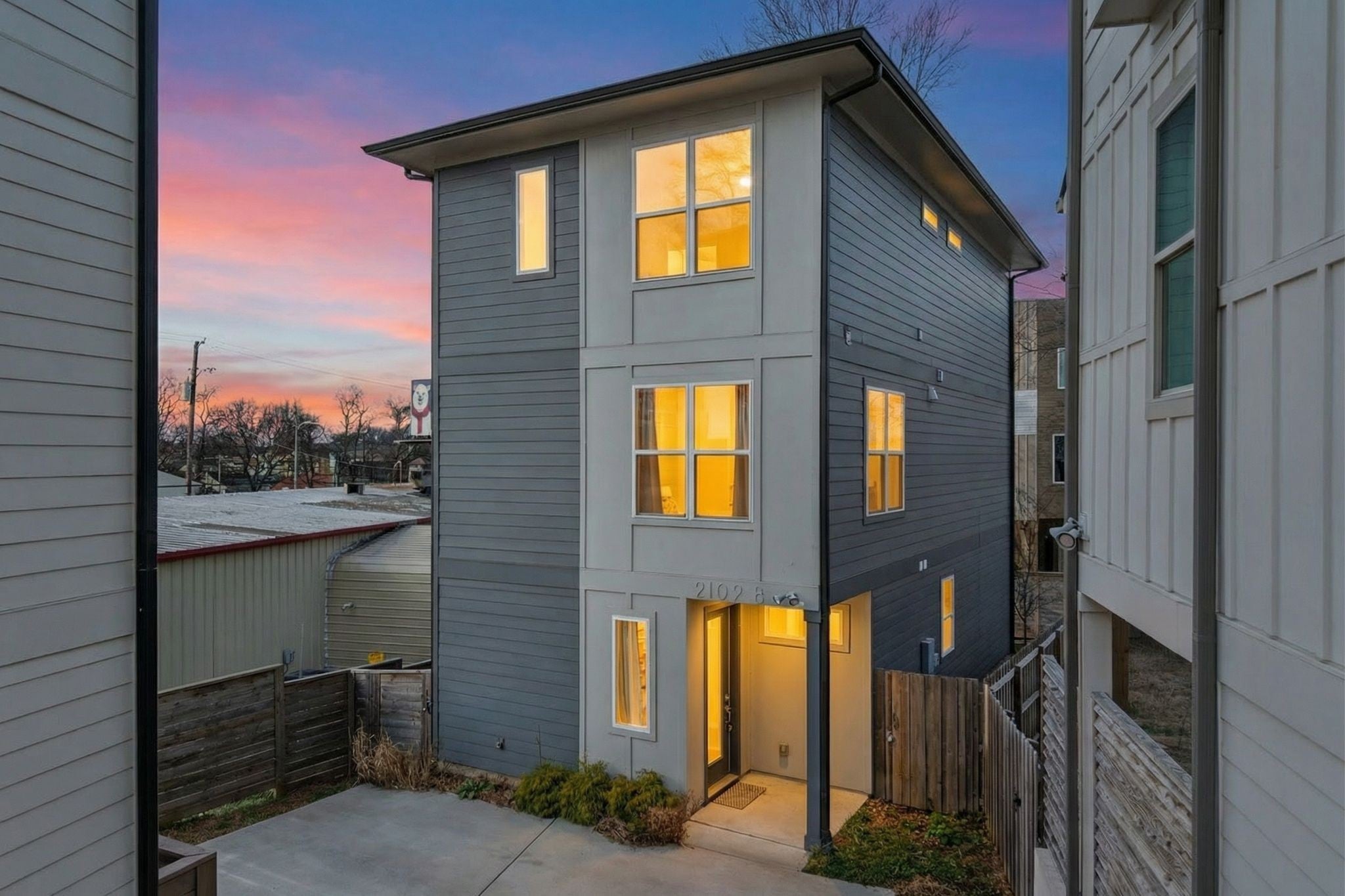 Photo of Listing #3093682