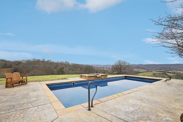 658 Hickory Ridge Rd, Gallatin