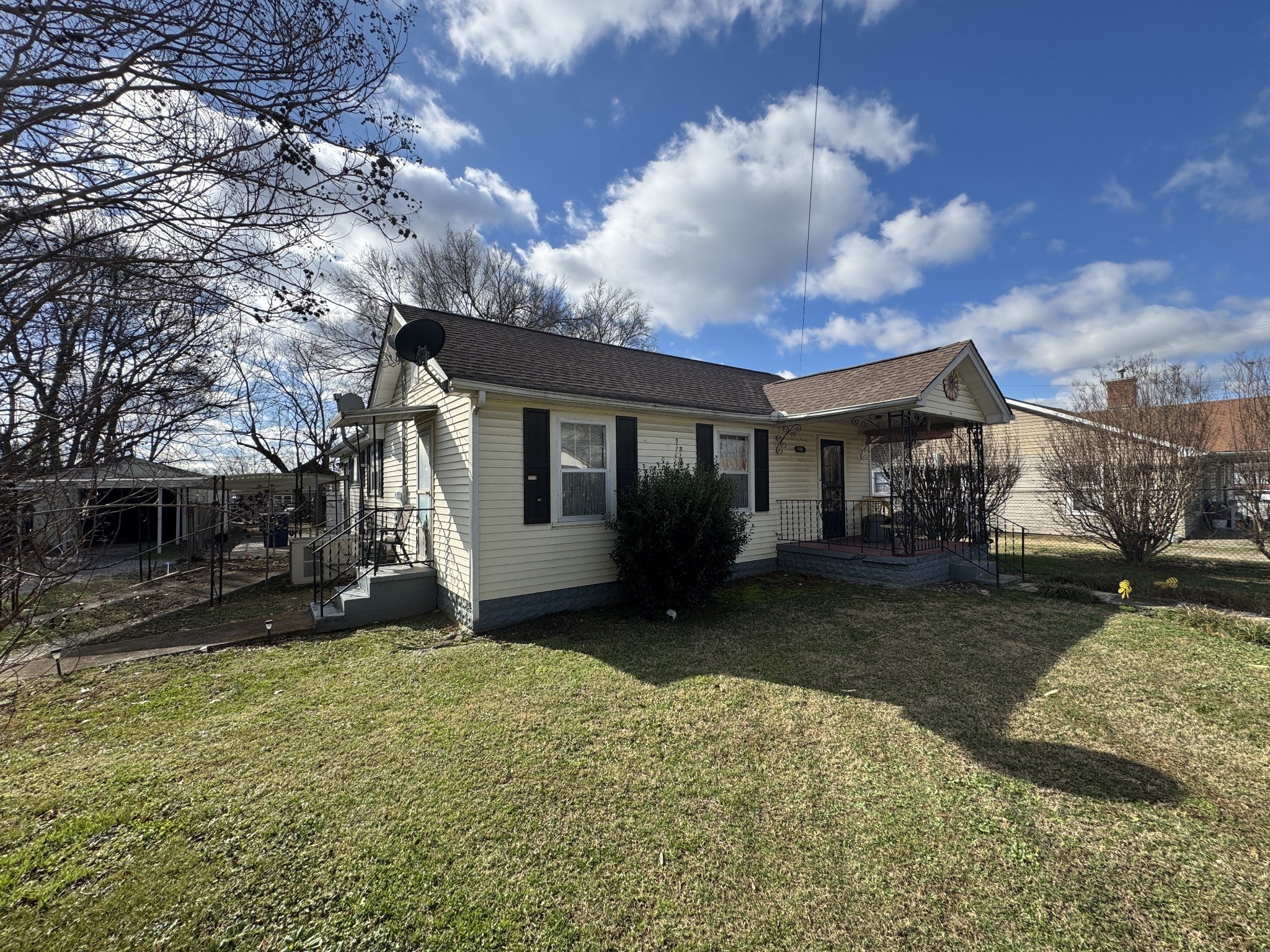 Photo for MLS 3097507 in 110 E Cedar St Shelbyville, TN - 37160
