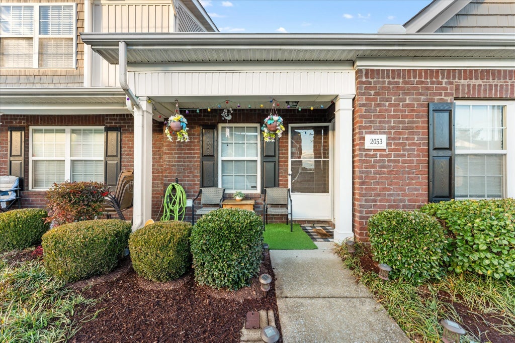 2053 George Buchanan Dr, La Vergne