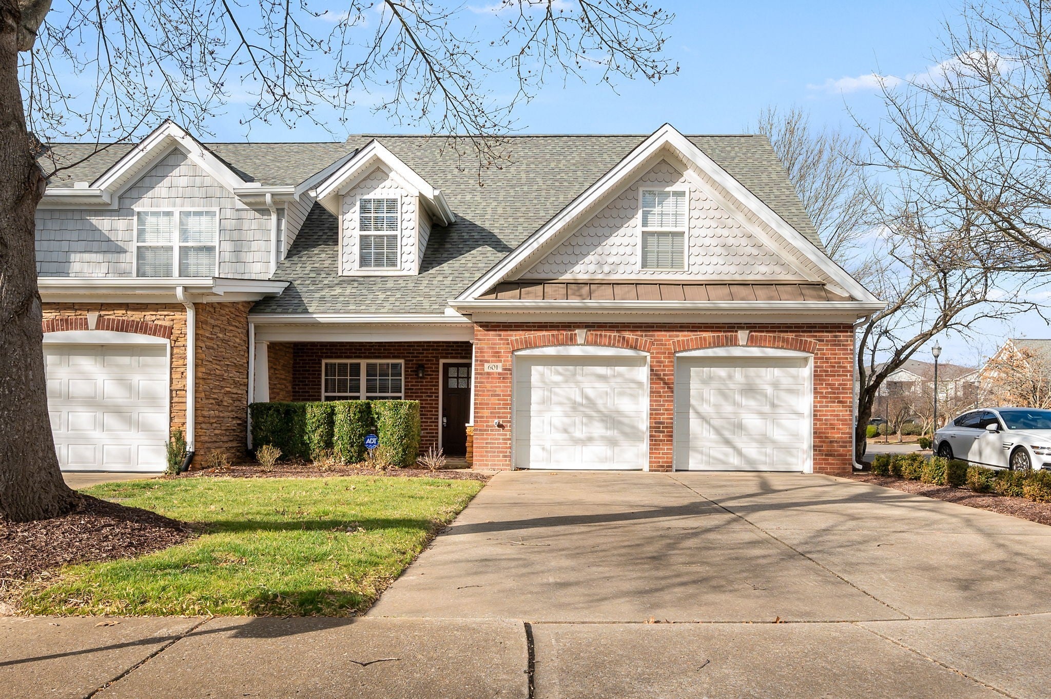 Photo of Listing #3098174