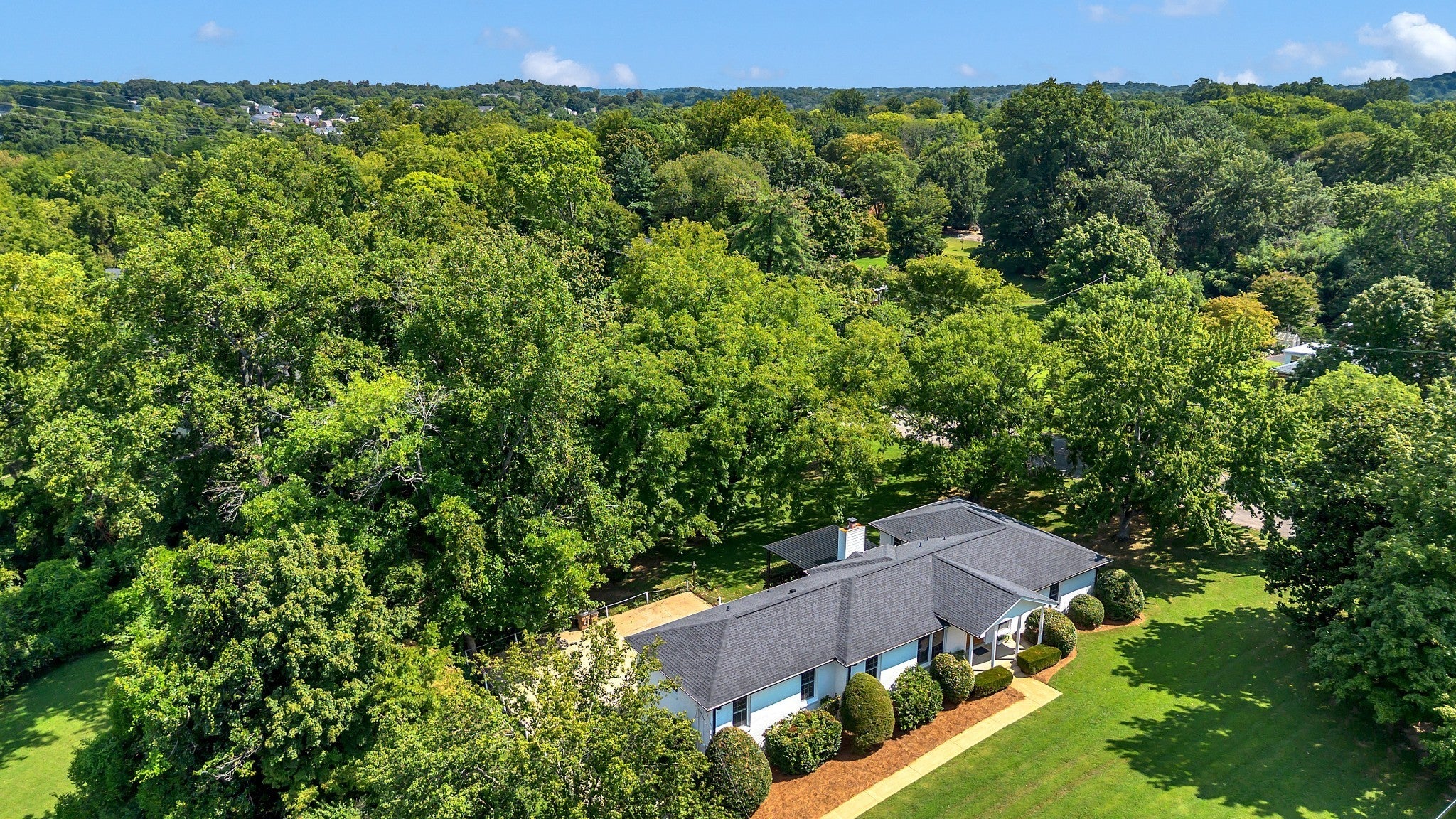 Home for sale in 608 Hill Rd Brentwood, TN