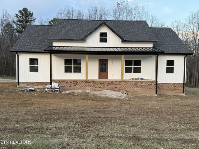 402 Peach Lane, Jamestown