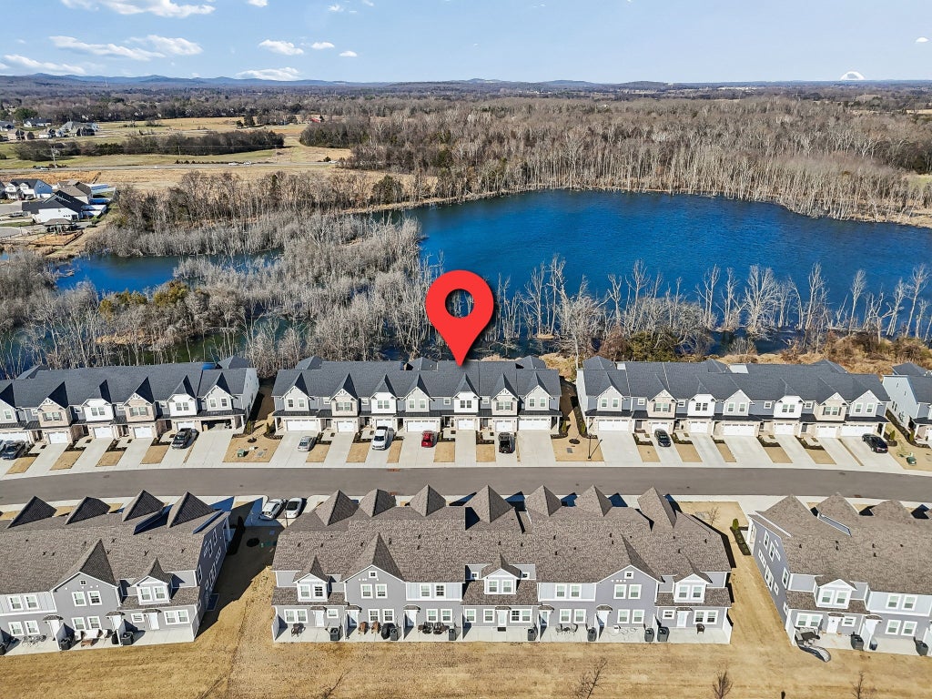 5734 Cloverwood Dr, Rockvale