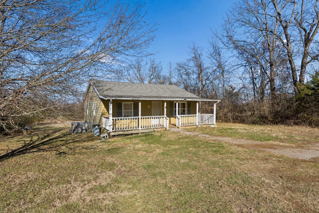 774 Enon Springs Rd W, Smyrna