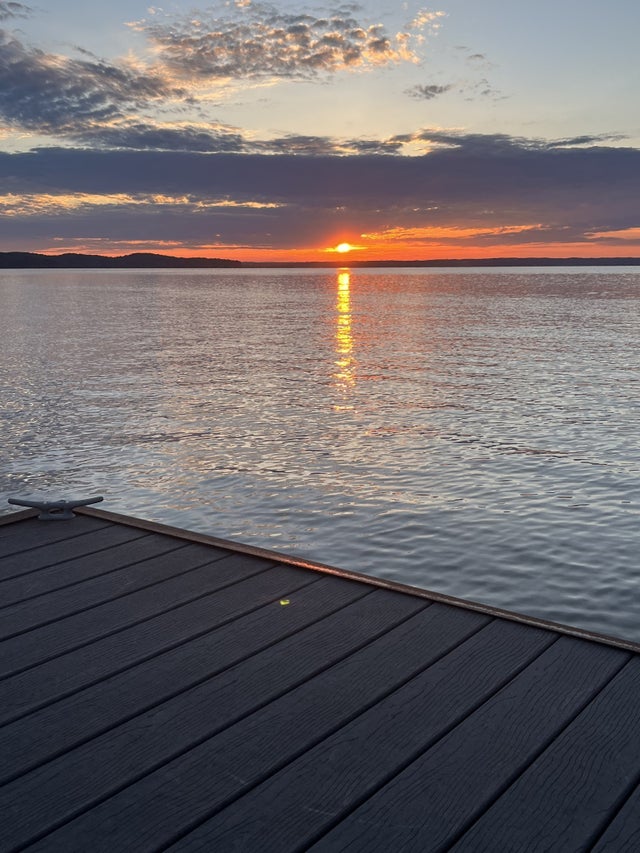 311 Riverview Dr, Dover