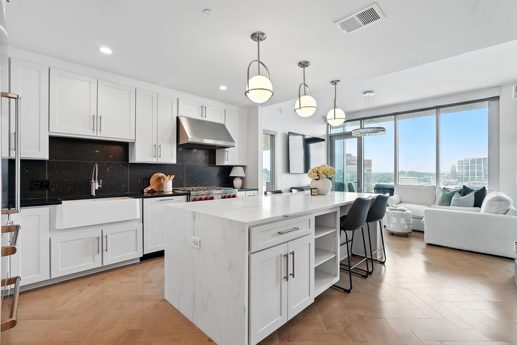 1616 West End Ave 1611, Nashville
