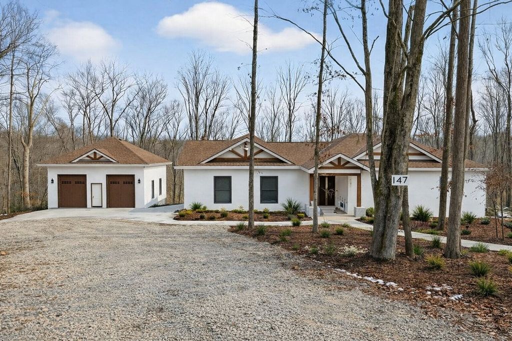 147 Dunrobin Ct, Sparta